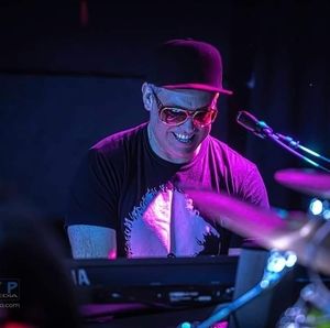 Meet your Posher, Adriel